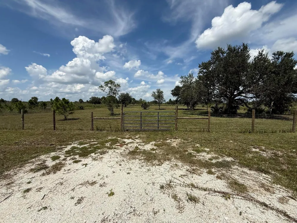 17019 NW 296TH STREET Okeechobee, FL 34972