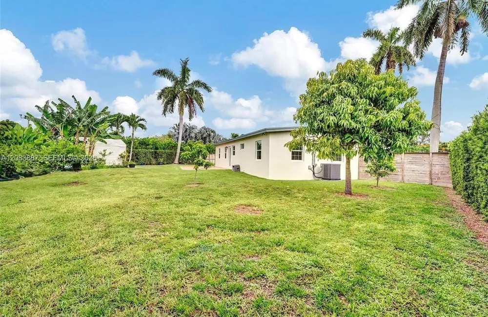 11250 SW 46th St Miami, FL 33165