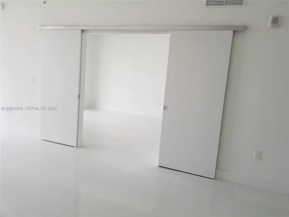 1010 Brickell Ave #2308 Miami, FL 33131