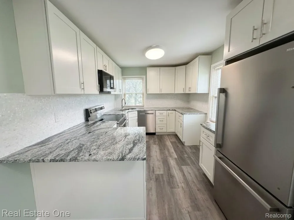 2061 Inkster Road Garden City City, MI 48135