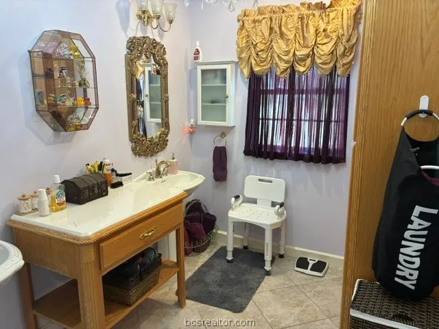 301 Beech Street Calvert, TX 77837