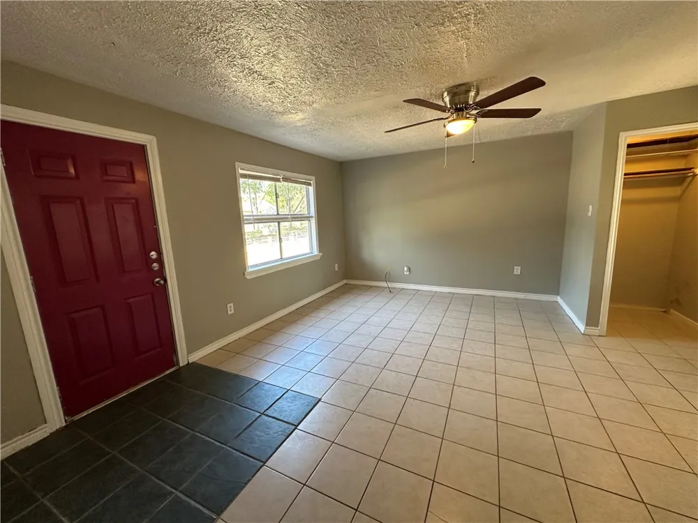 207 Davis #C Bryan, TX 77801