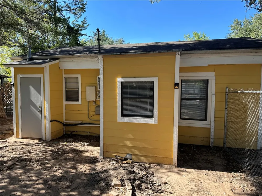 207 Davis #C Bryan, TX 77801