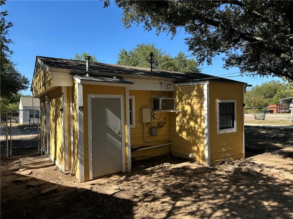 207 Davis #C Bryan, TX 77801