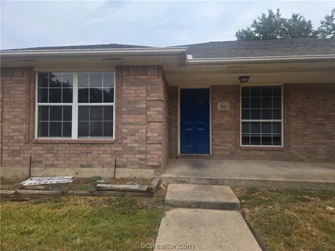 1742 Rock Hollow Loop