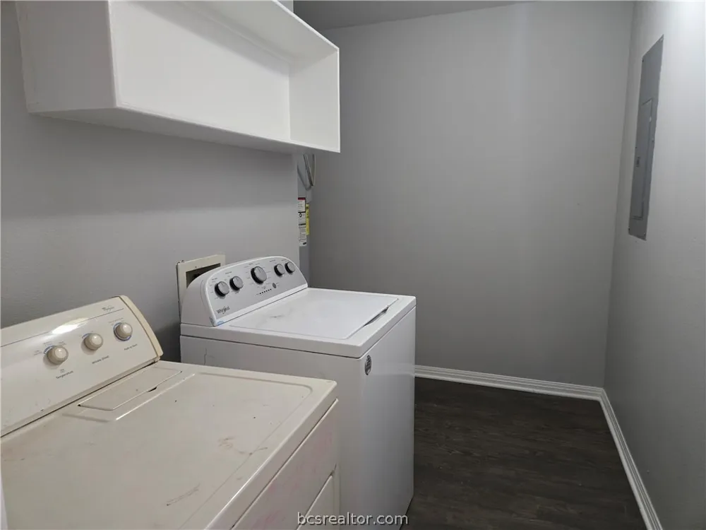 1742 Rock Hollow Loop Bryan, TX 77807