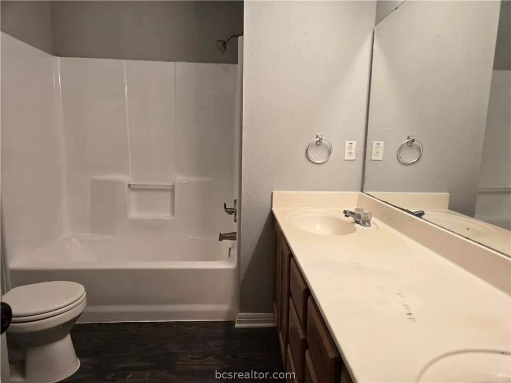1742 Rock Hollow Loop Bryan, TX 77807