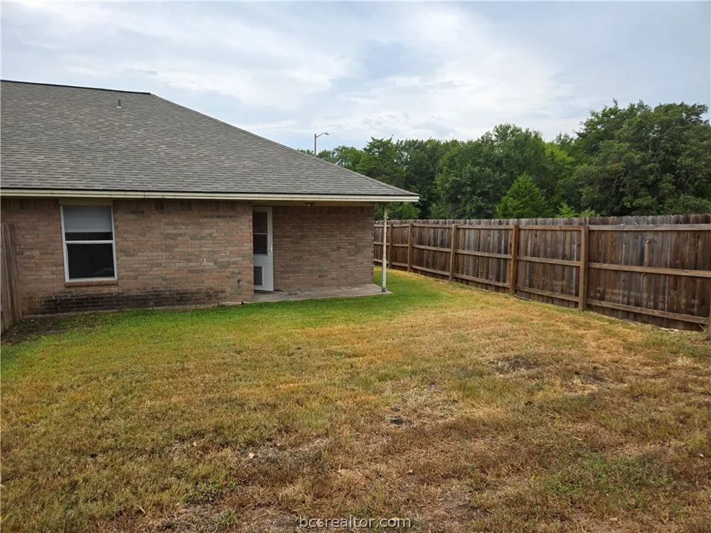 1742 Rock Hollow Loop Bryan, TX 77807