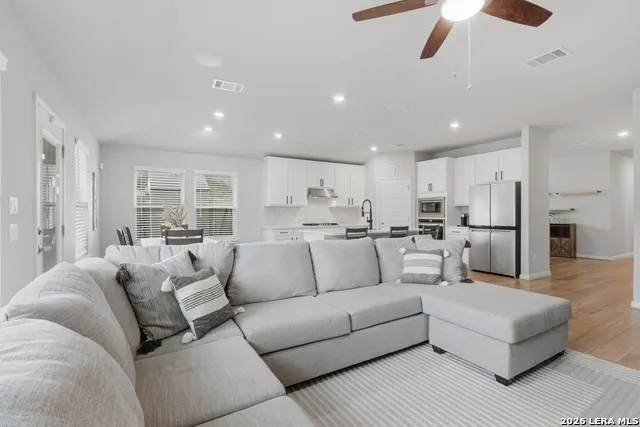 26071 Scenic Crest Blvd Boerne, TX 78006