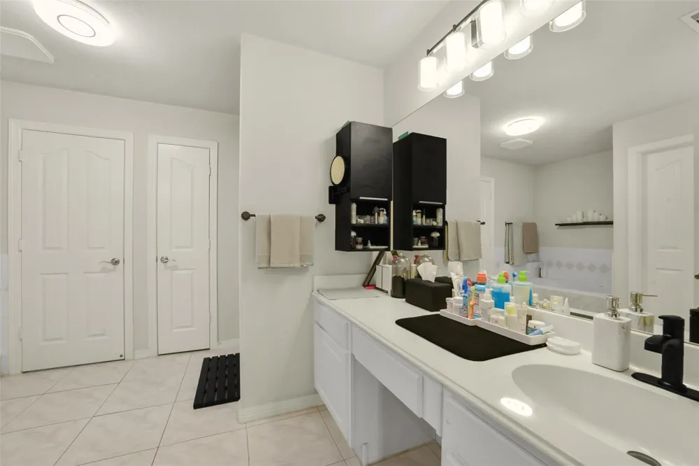 7539 S Linpar Court Houston, TX 77040