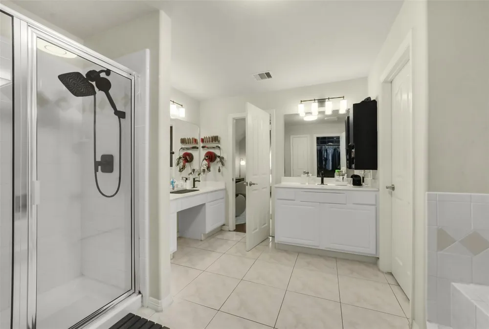 7539 S Linpar Court Houston, TX 77040