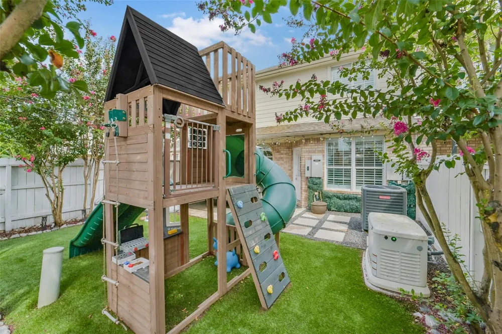 7539 S Linpar Court Houston, TX 77040