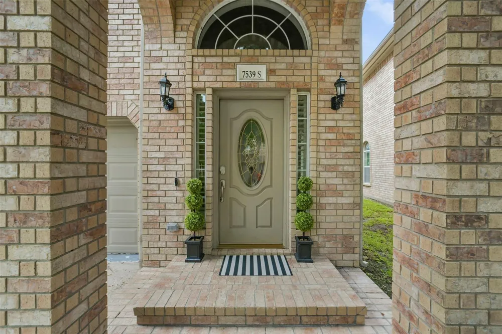 7539 S Linpar Court Houston, TX 77040