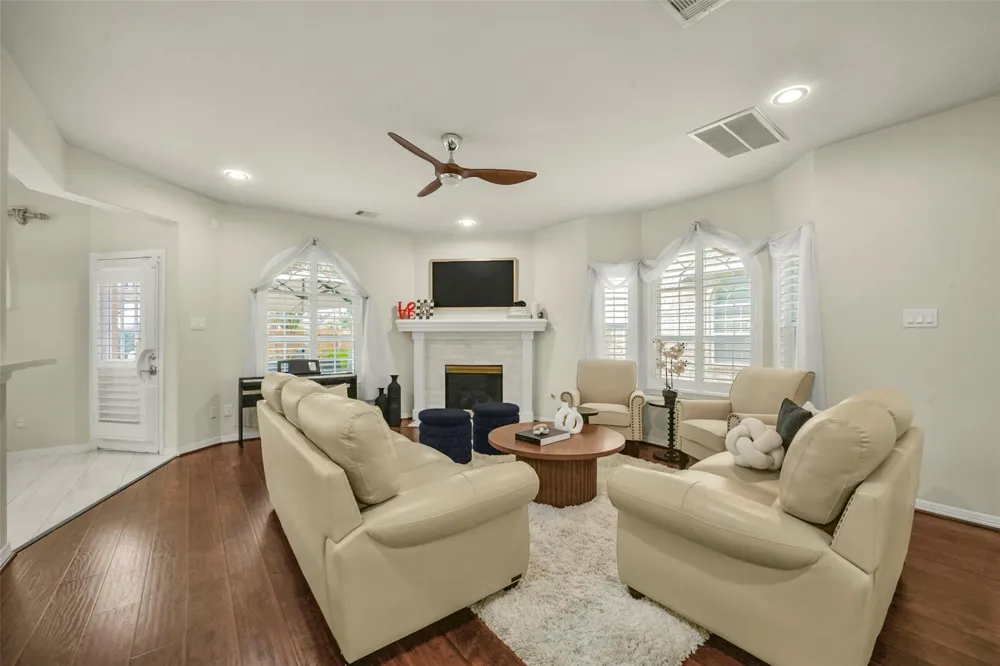 7539 S Linpar Court Houston, TX 77040