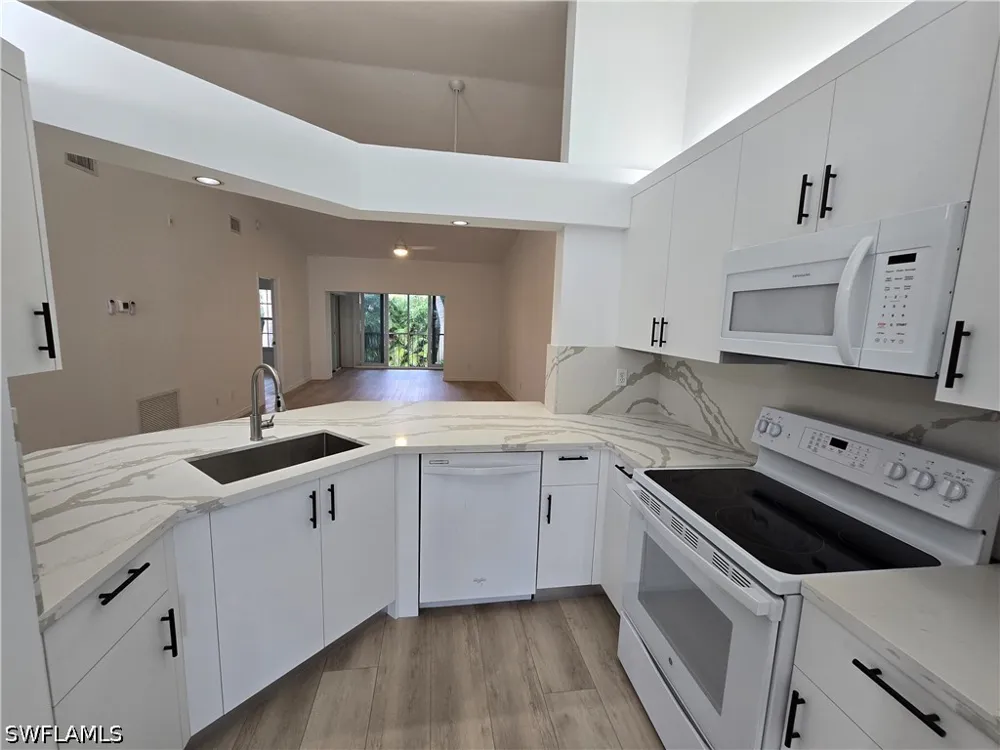 Tanbark Drive #204 Naples, FL 34108