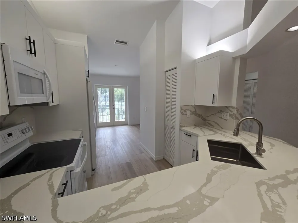 Tanbark Drive #204 Naples, FL 34108