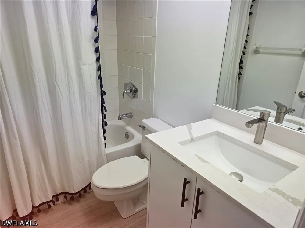 Tanbark Drive #204 Naples, FL 34108