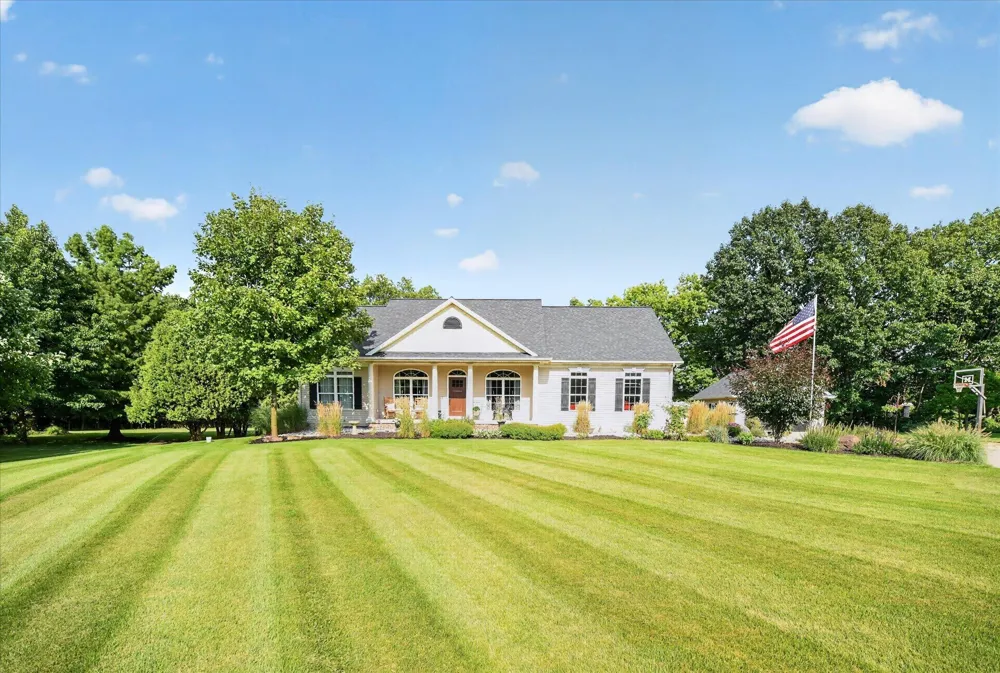 8536 Carriage Lane Portland, MI 48875