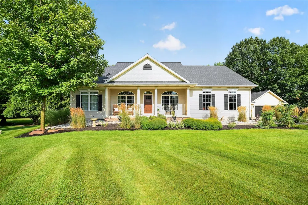 8536 Carriage Lane Portland, MI 48875