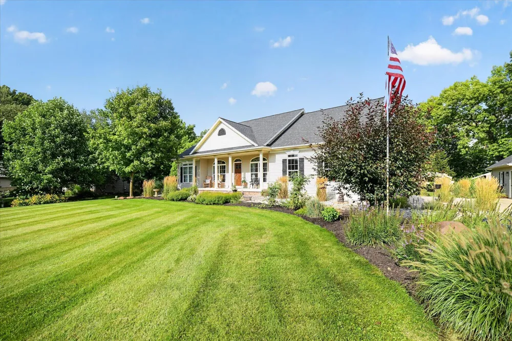 8536 Carriage Lane Portland, MI 48875