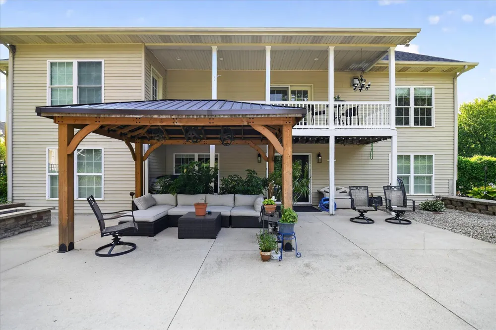 8536 Carriage Lane Portland, MI 48875