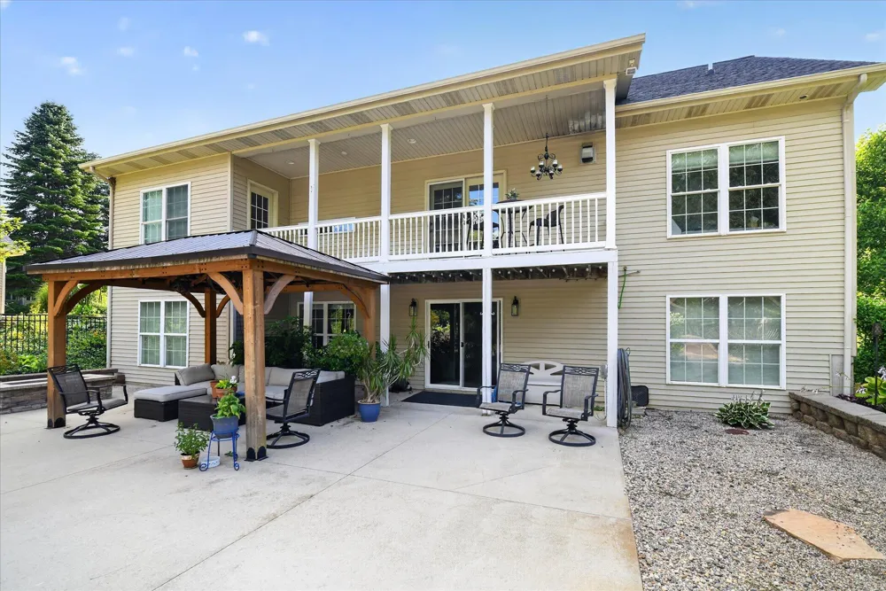 8536 Carriage Lane Portland, MI 48875