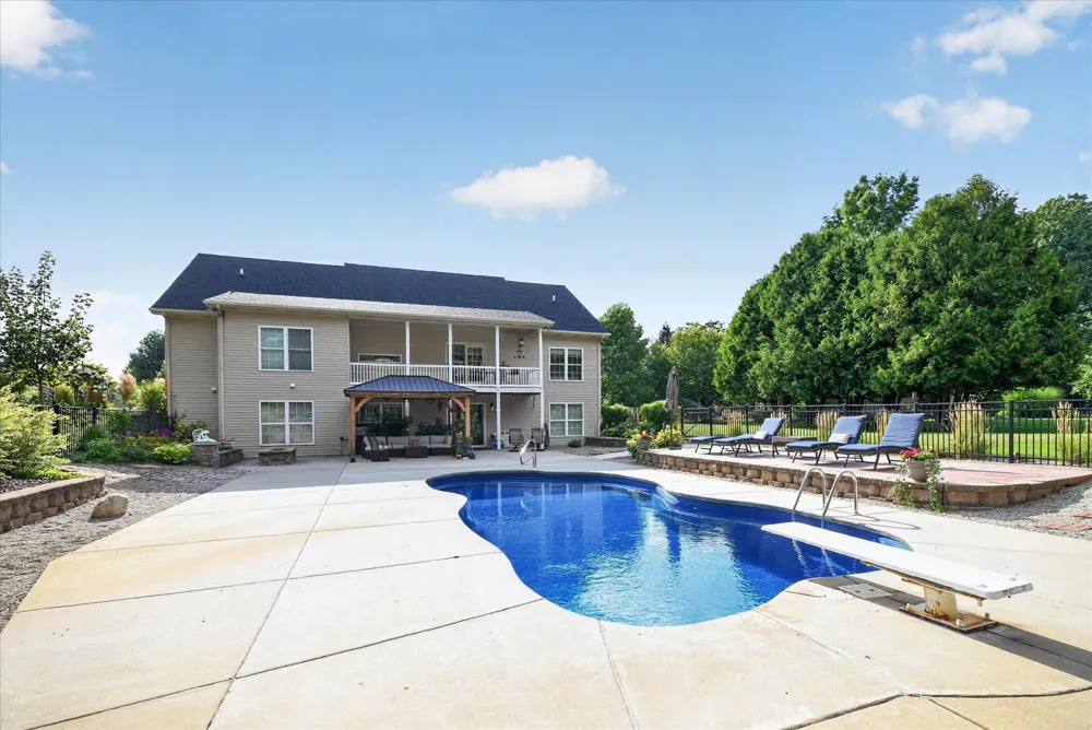 8536 Carriage Lane Portland, MI 48875