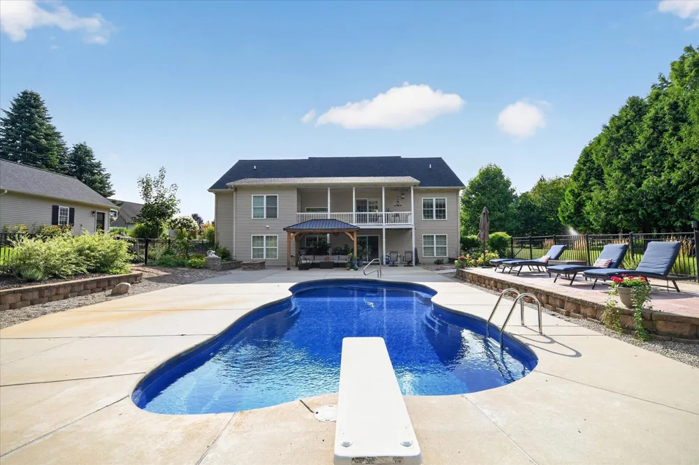 8536 Carriage Lane Portland, MI 48875