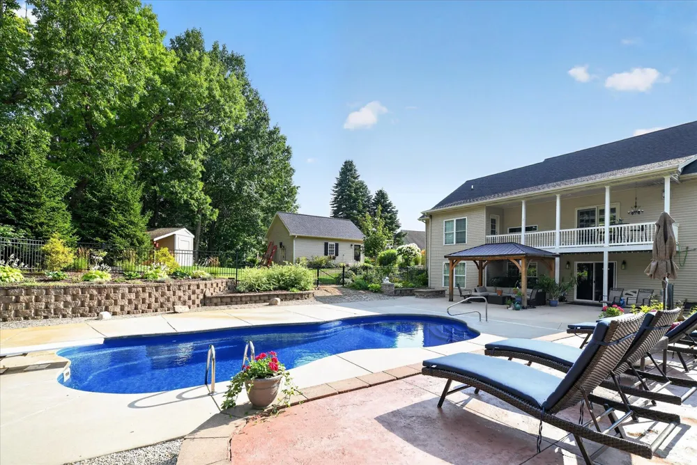 8536 Carriage Lane Portland, MI 48875