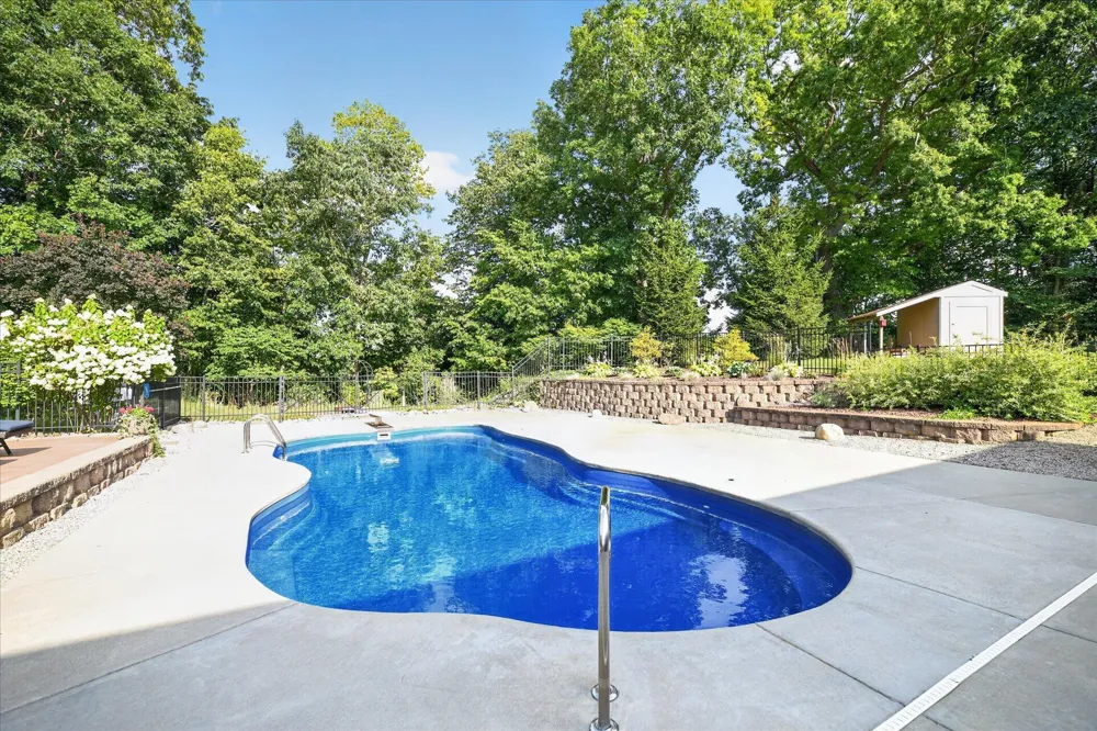 8536 Carriage Lane Portland, MI 48875