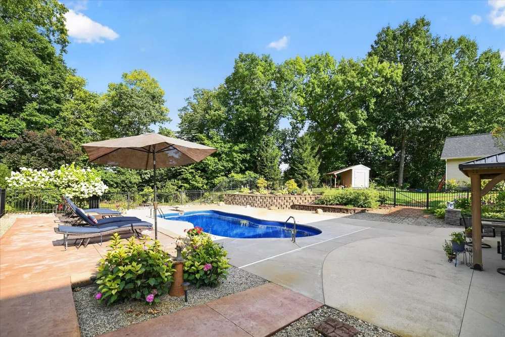 8536 Carriage Lane Portland, MI 48875