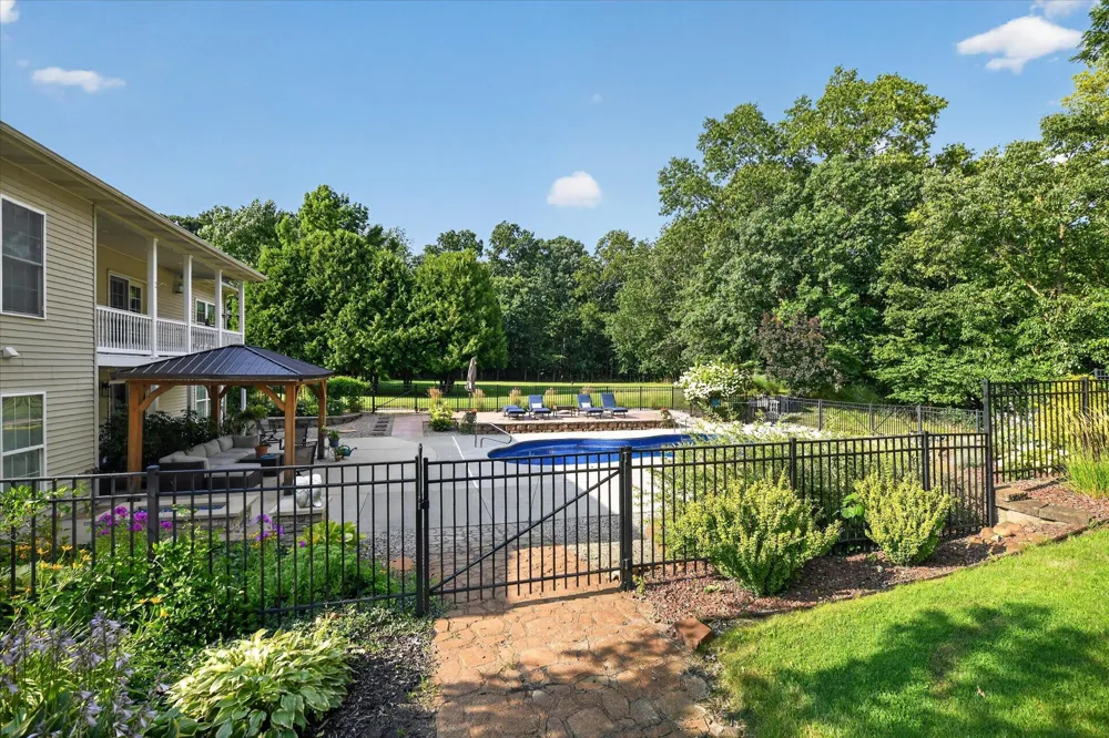8536 Carriage Lane Portland, MI 48875