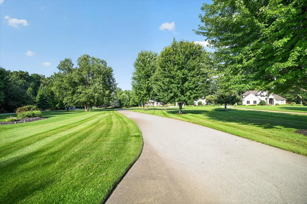 8536 Carriage Lane Portland, MI 48875