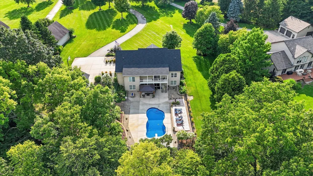 8536 Carriage Lane Portland, MI 48875