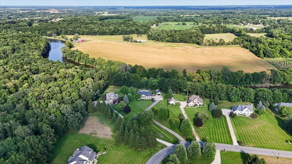 8536 Carriage Lane Portland, MI 48875