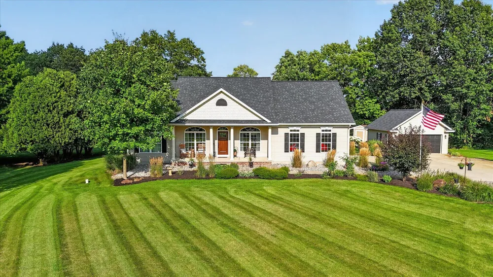 8536 Carriage Lane Portland, MI 48875