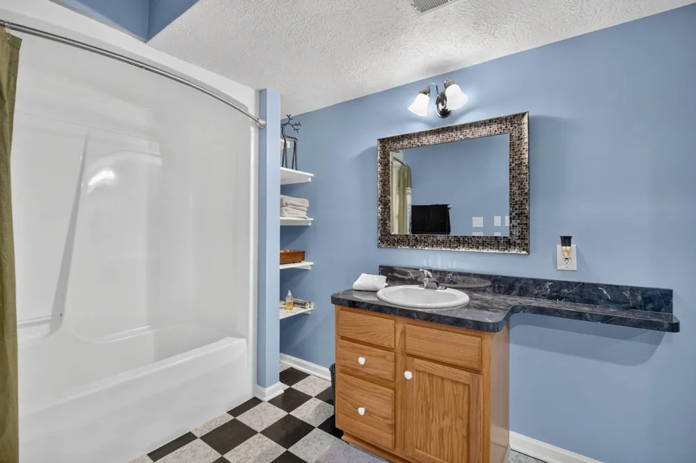 8536 Carriage Lane Portland, MI 48875