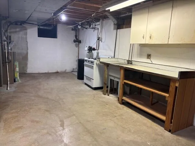 1650 W G AVENUE W Kalamazoo, MI 49009