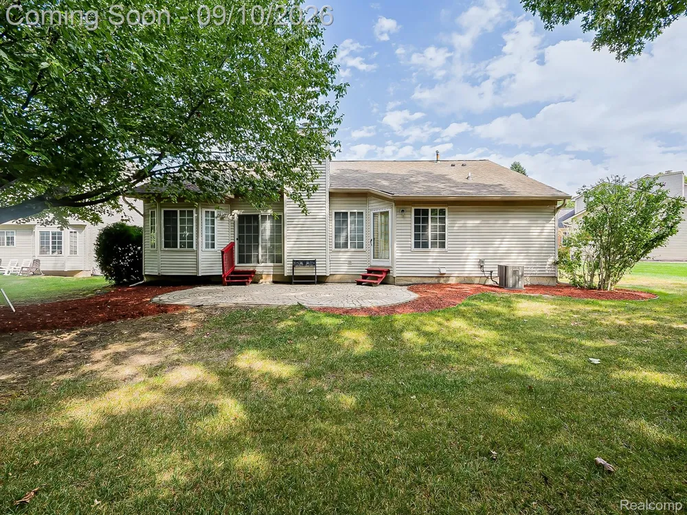 2030 Orchard Court West Bloomfield Charter Township, MI 48324