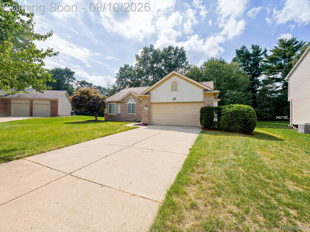 2030 Orchard Court West Bloomfield Charter Township, MI 48324
