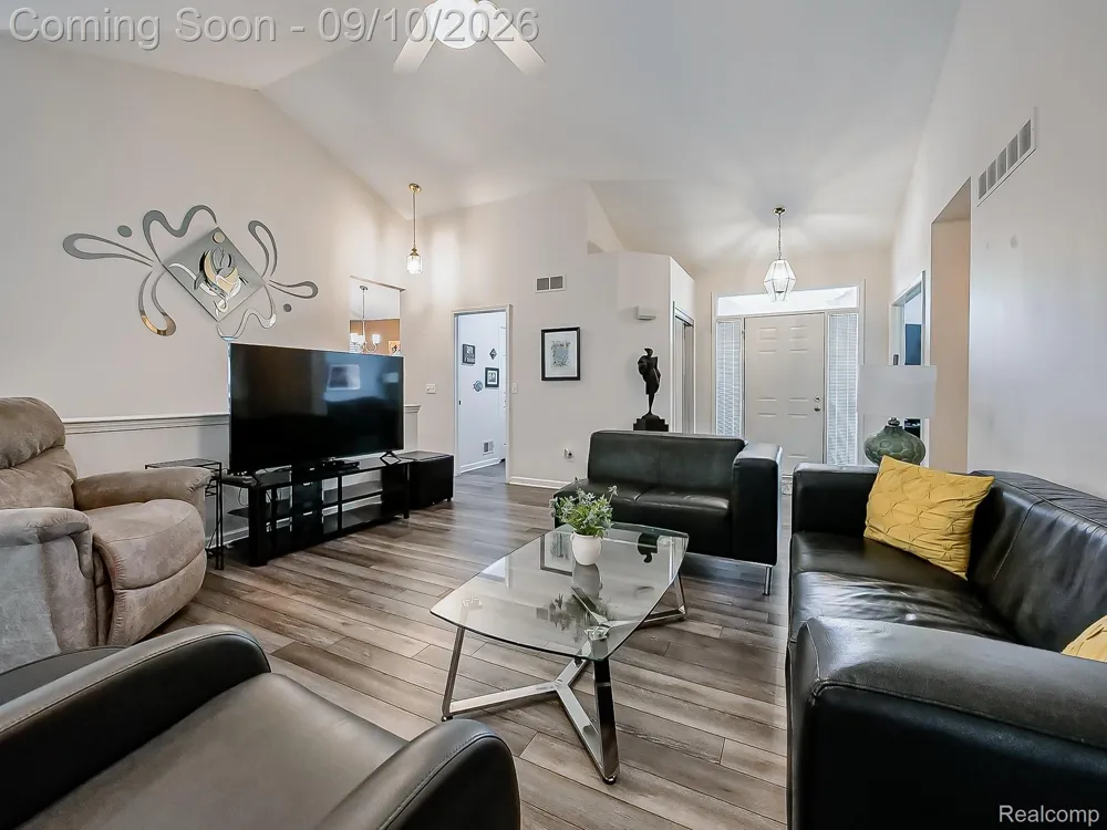 2030 Orchard Court West Bloomfield Charter Township, MI 48324