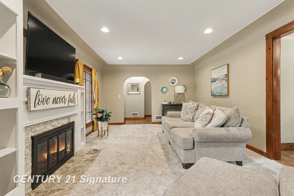 1375 Lathrup Park Saginaw Charter Township, MI 48638