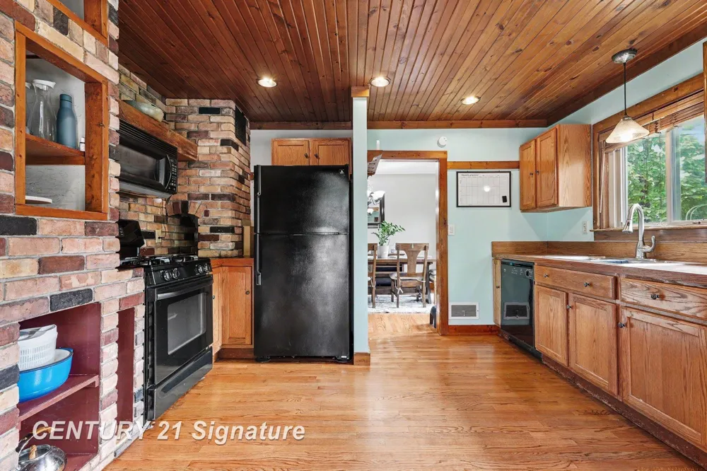 1375 Lathrup Park Saginaw Charter Township, MI 48638