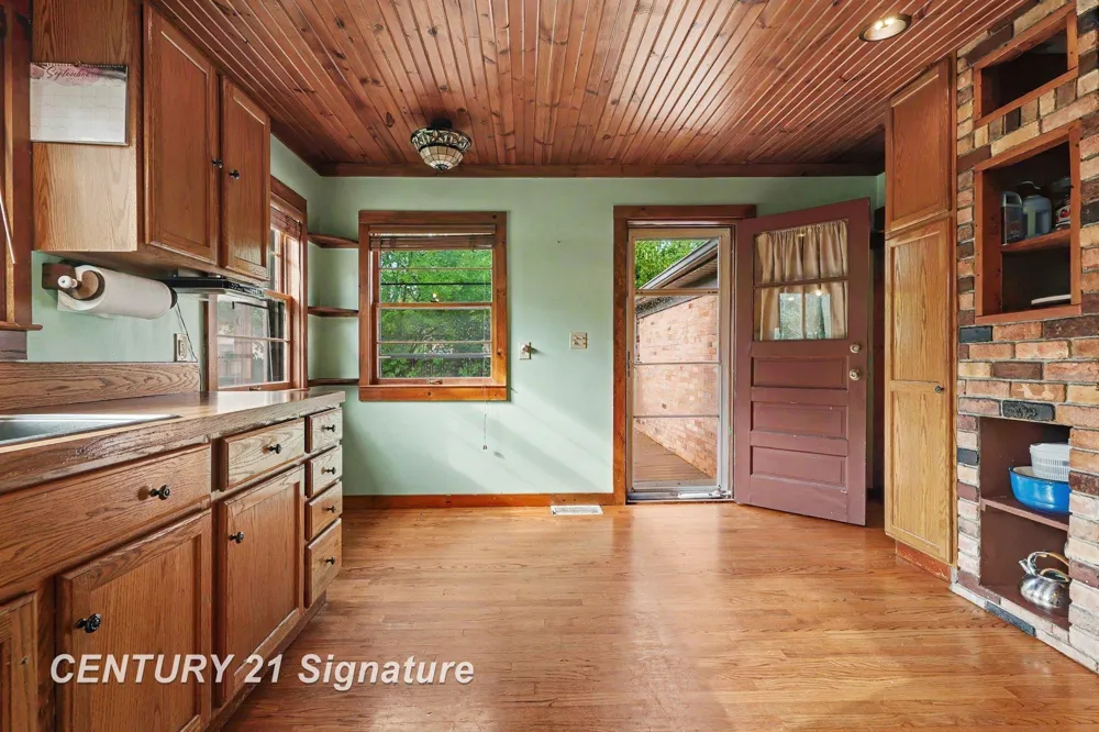 1375 Lathrup Park Saginaw Charter Township, MI 48638