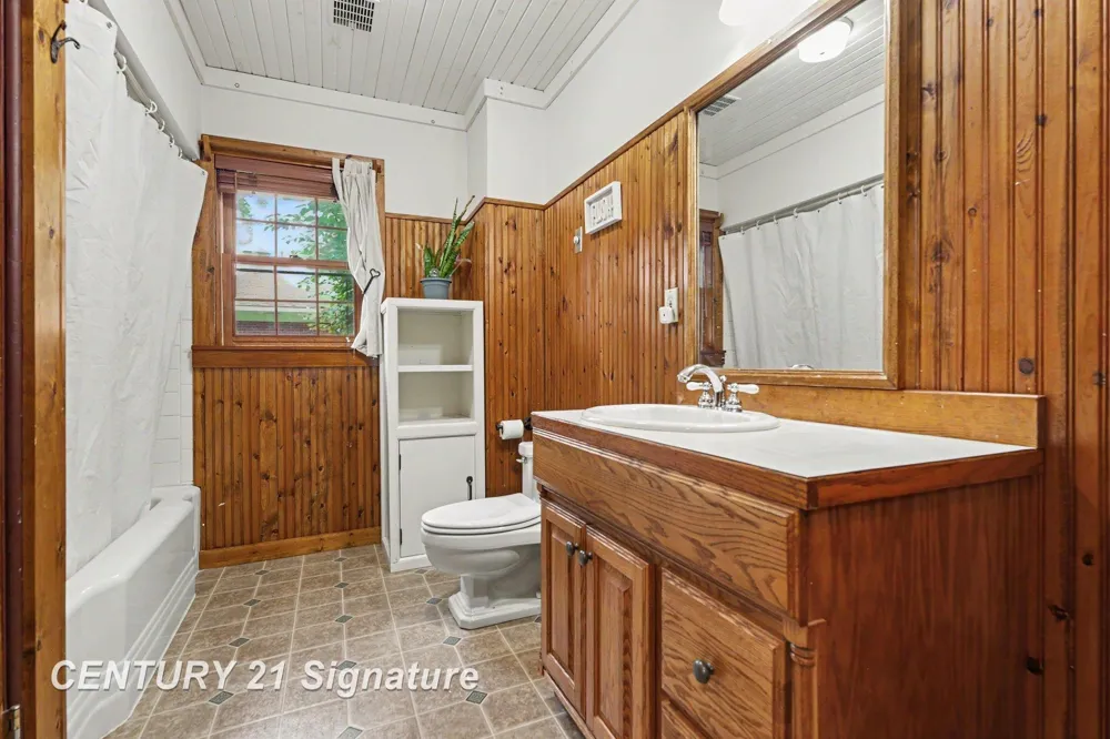 1375 Lathrup Park Saginaw Charter Township, MI 48638