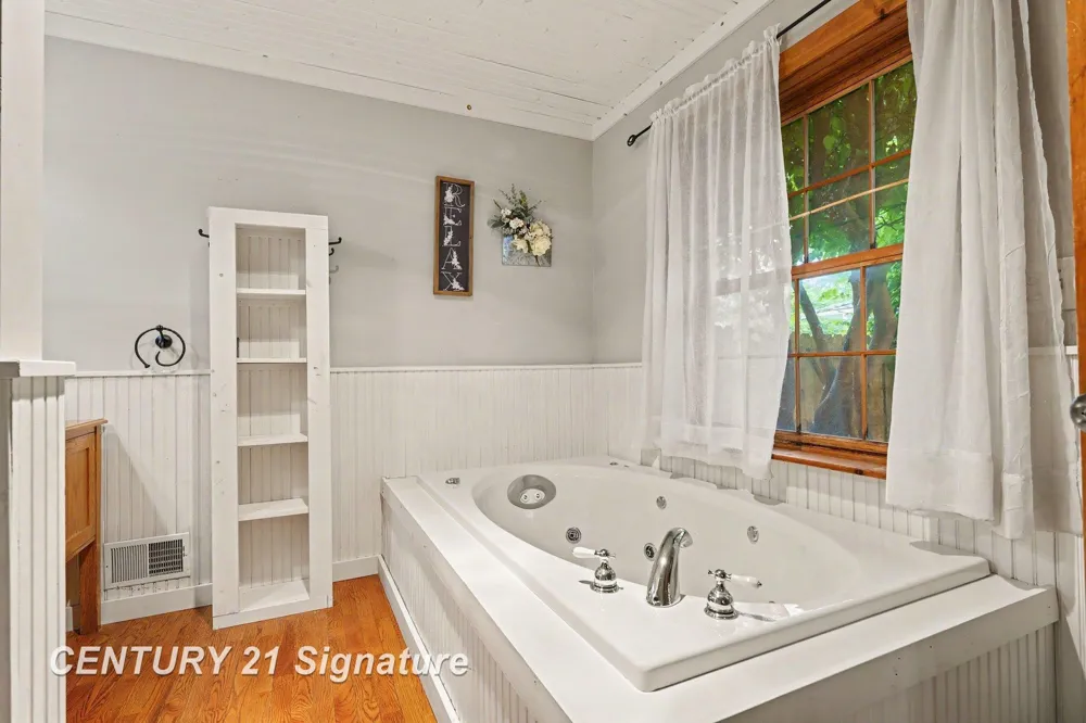 1375 Lathrup Park Saginaw Charter Township, MI 48638