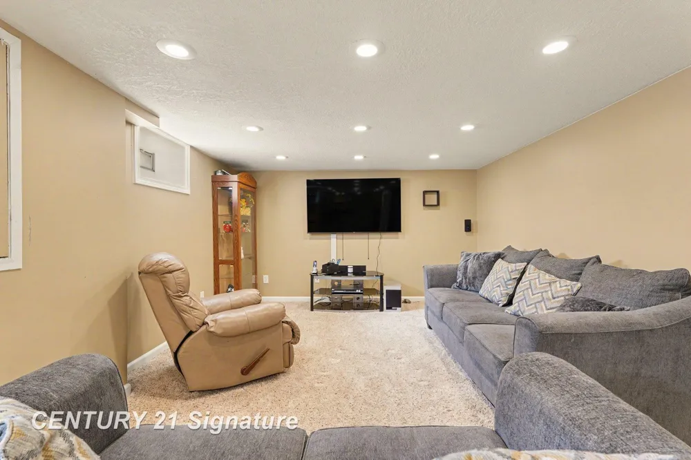 1375 Lathrup Park Saginaw Charter Township, MI 48638