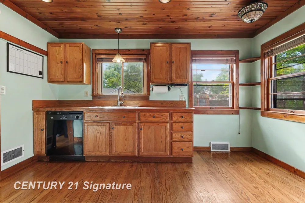 1375 Lathrup Park Saginaw Charter Township, MI 48638
