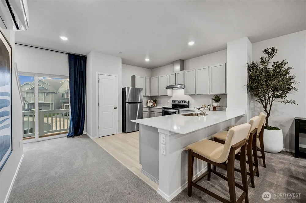 34092 Emerald Ridge Avenue SE Black Diamond, WA 98010