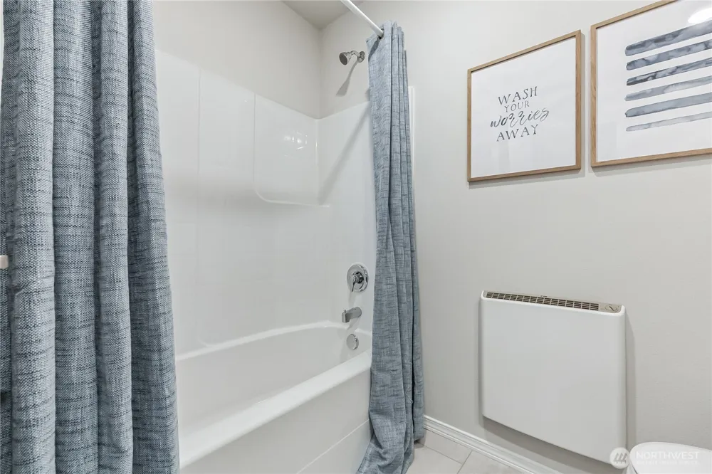 34092 Emerald Ridge Avenue SE Black Diamond, WA 98010